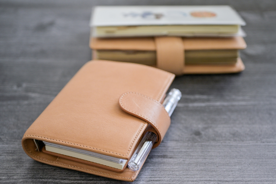 Pocket Moterm Wallet: Veg Tan Leather Apricot - Planners